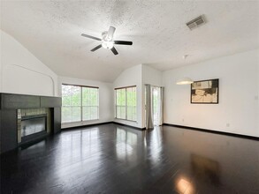 8051 Bay Branch Dr in Spring, TX - Building Photo - Building Photo