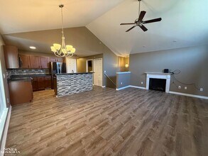 27017 Carrington Pl in Harrison Township, MI - Foto de edificio - Building Photo