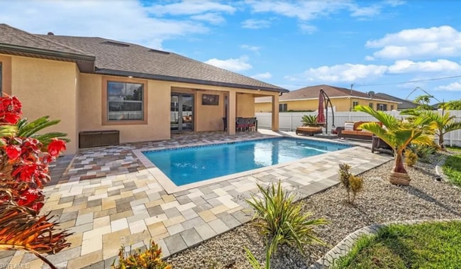 1129 SW 2nd St in Cape Coral, FL - Building Photo - Building Photo