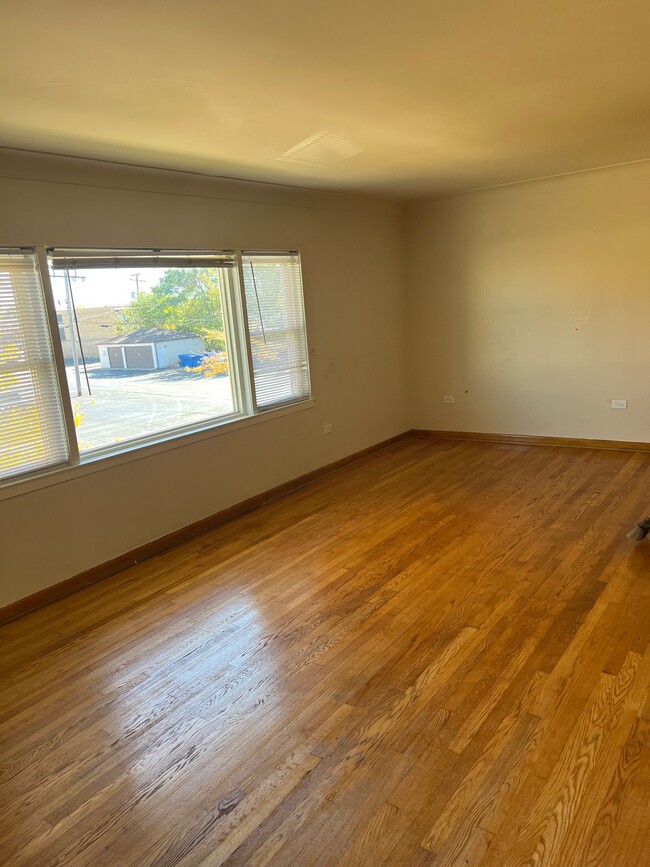 7245 W Lawrence Ave in Harwood Heights, IL - Building Photo - Building Photo