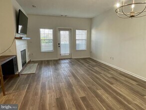 1708 Lake Shore Crest Dr in Reston, VA - Building Photo - Building Photo