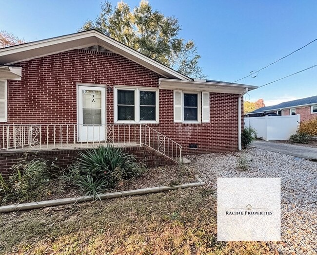 7 Bristol Dr in Taylors, SC - Building Photo - Building Photo