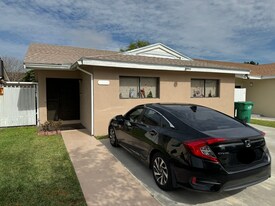14931 SW 92nd Terrace in Miami, FL - Building Photo