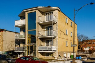 2610 Thessereault St in Lachine, QC - Building Photo