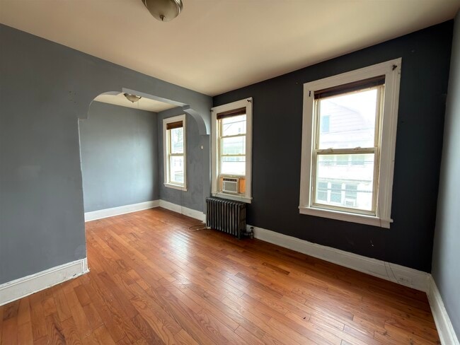 225 Lembeck Ave in Jersey City, NJ - Building Photo - Building Photo