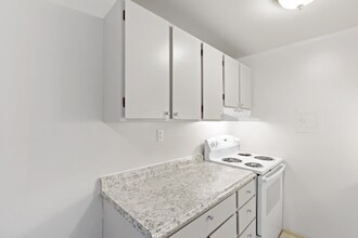 5625 15th Ave NE in Seattle, WA - Building Photo - Building Photo