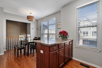 3460 Bradbury Cir in Aurora, IL - Building Photo - Building Photo