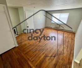 6118 Stover Ave in Cincinnati, OH - Building Photo - Building Photo