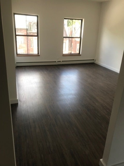 301 Liberty St, Unit 3rd Floor in Newburgh, NY - Foto de edificio - Building Photo