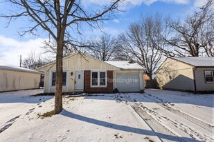 60 Vicksburg Ln in West Lafayette, IN - Building Photo