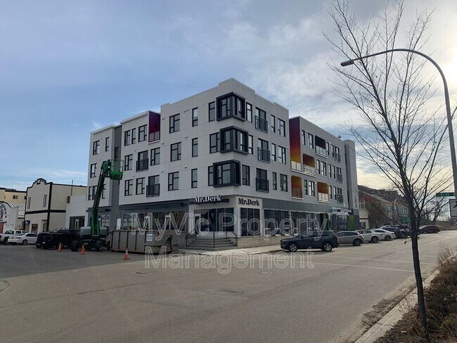 8015 102 St NW in Edmonton, AB - Building Photo - Building Photo