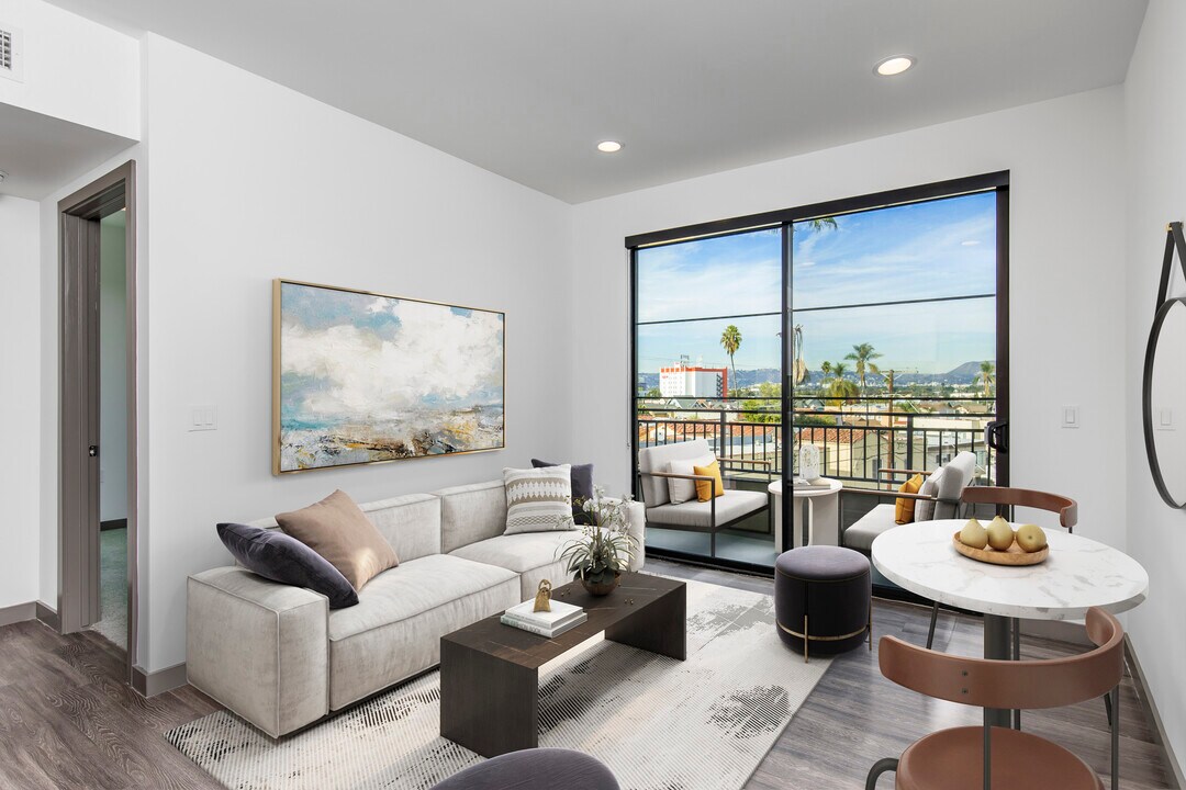 Venice Luxury Apartments in Los Angeles, CA - Building Photo