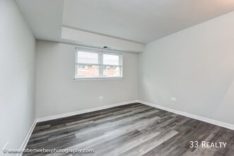 539 W Euclid Ave, Unit 009 in Arlington Heights, IL - Building Photo - Building Photo