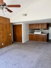 3962 Cowell Blvd in Davis, CA - Building Photo - Building Photo