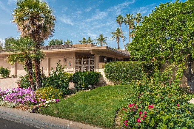 101 Columbia Dr in Rancho Mirage, CA - Foto de edificio - Building Photo