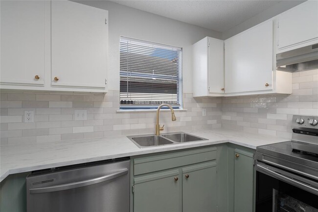 property at 2909 W Slaughter Ln