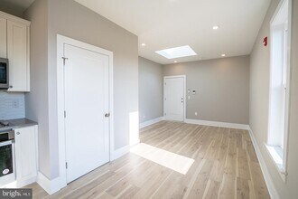 720 N Preston St-Unit -UNIT 3R in Philadelphia, PA - Building Photo - Building Photo