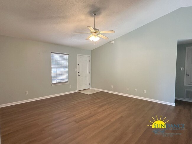 5565 Paddle Wheel Dr in Milton, FL - Building Photo - Building Photo