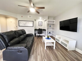 7280 Westpointe Blvd in Orlando, FL - Building Photo