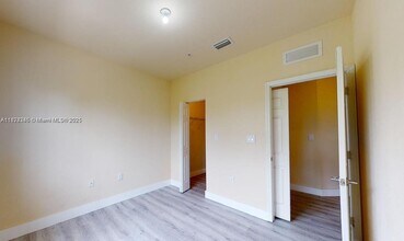 8960 NW 97th Ave in Doral, FL - Building Photo - Building Photo