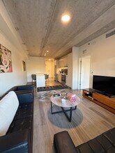 334 W Schiller St, Unit Furnished One bedroom 407 in Chicago, IL - Building Photo - Building Photo
