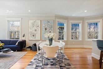 35 Upland Rd, Unit 1 in Cambridge, MA - Foto de edificio - Building Photo