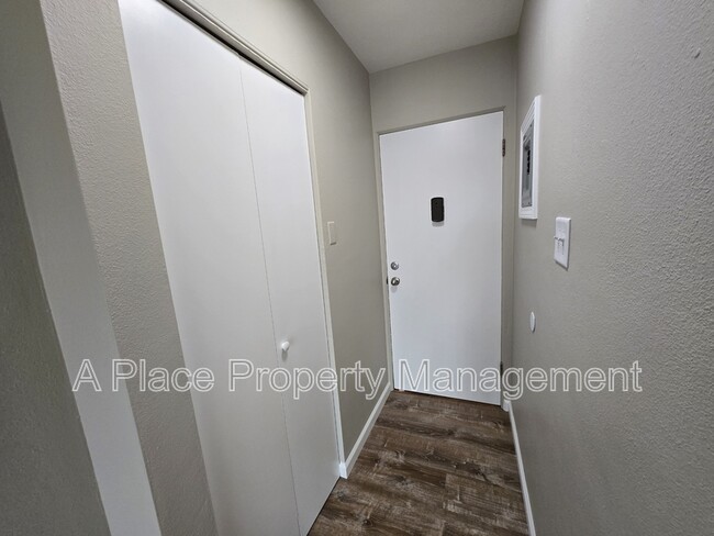 property at 2727 Hampton Ave