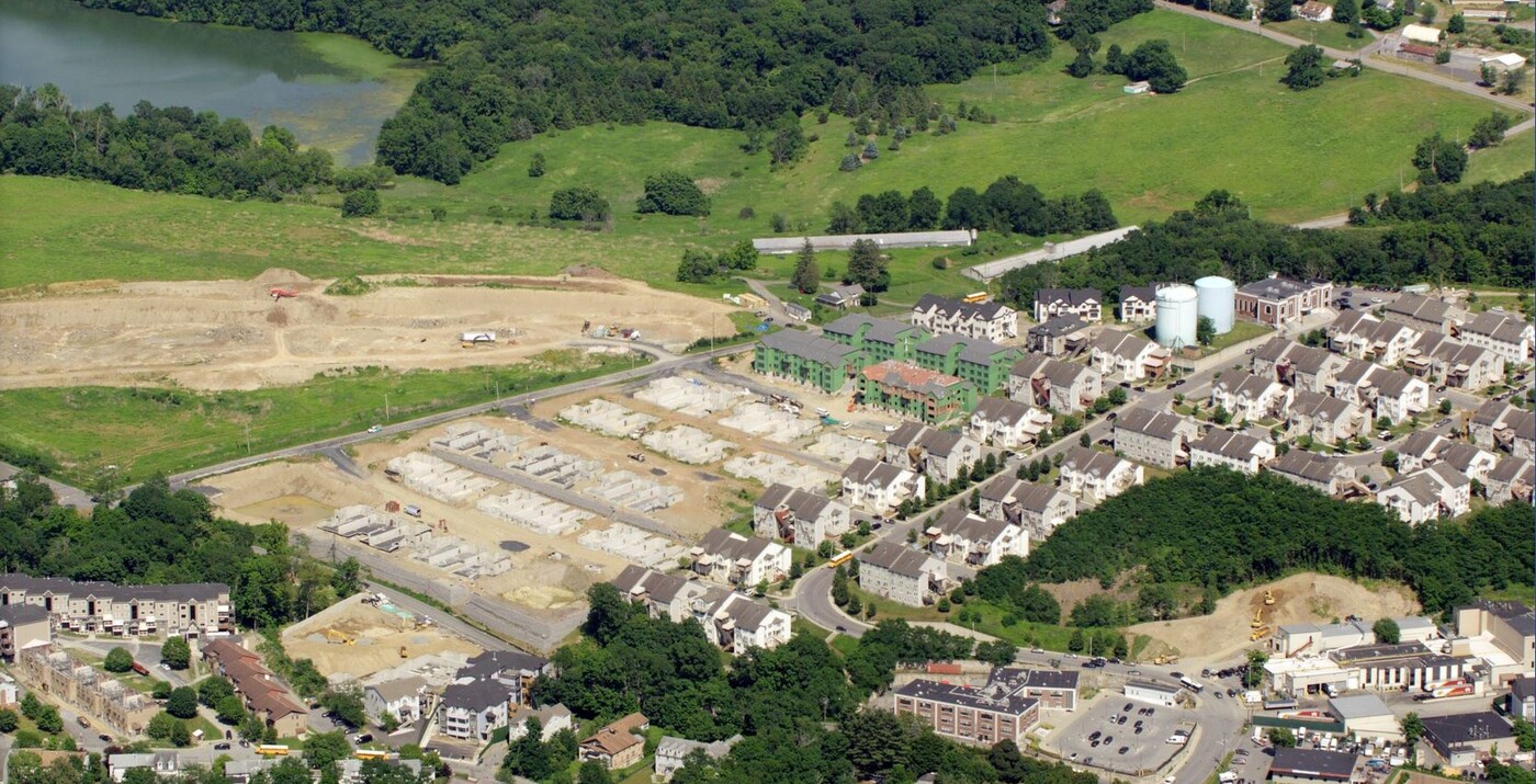 Veyoel Moshe Gardens in Monroe, NY - Building Photo