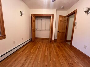 90 Myrtle St, Unit 2 in Boston, MA - Foto de edificio - Building Photo
