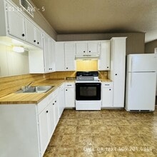 101 1st Ave in Nederland, TX - Building Photo - Building Photo