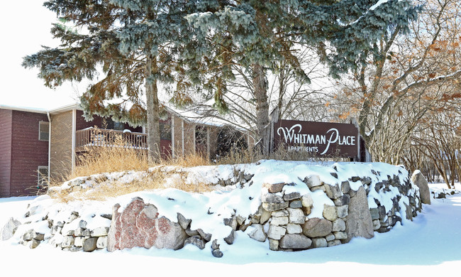 Whitman Place Apartments in Oconomowoc, WI - Foto de edificio - Building Photo