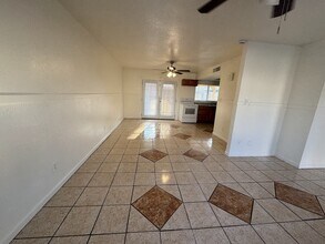 5703 N 43rd Ln in Glendale, AZ - Building Photo - Building Photo