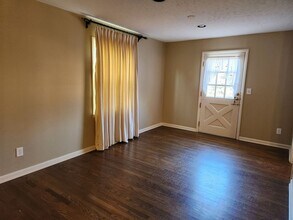 104 Linwood Dr in Glasgow, KY - Building Photo - Building Photo