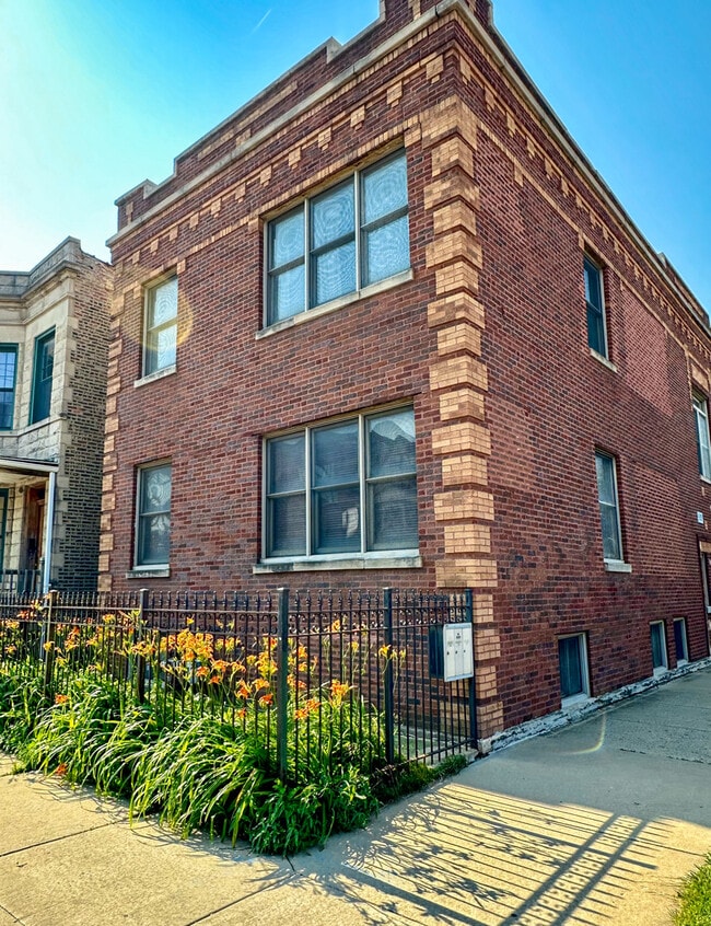 property at 2751 N Campbell Ave