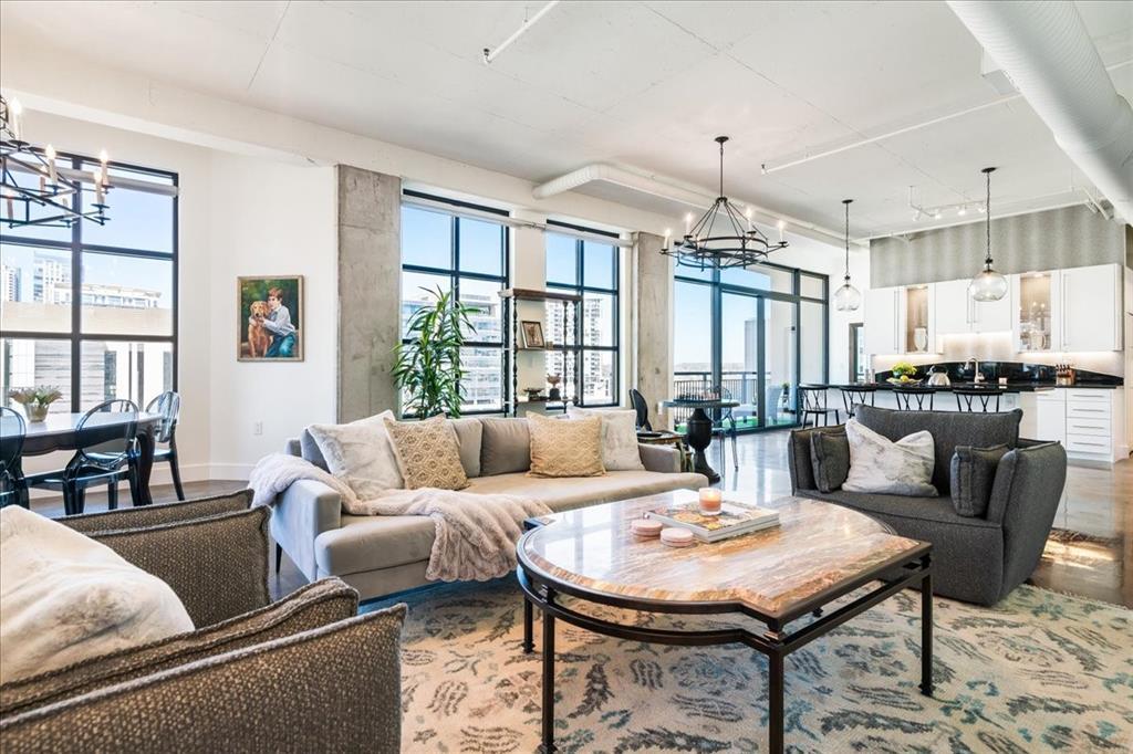 311 W 5th St in Austin, TX - Building Photo