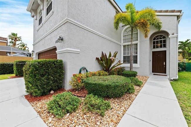 15376 14th Manor in Pembroke Pines, FL - Building Photo - Building Photo
