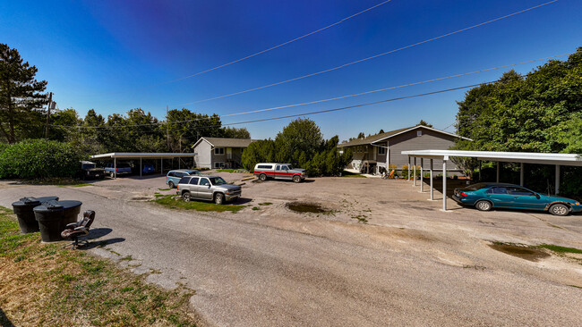 3712 W Central Ave in Missoula, MT - Building Photo - Building Photo