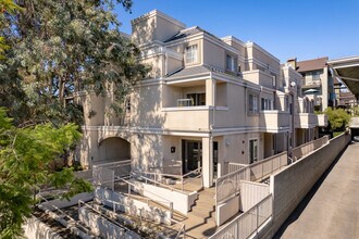 317 E Del Mar Blvd in Pasadena, CA - Foto de edificio - Building Photo