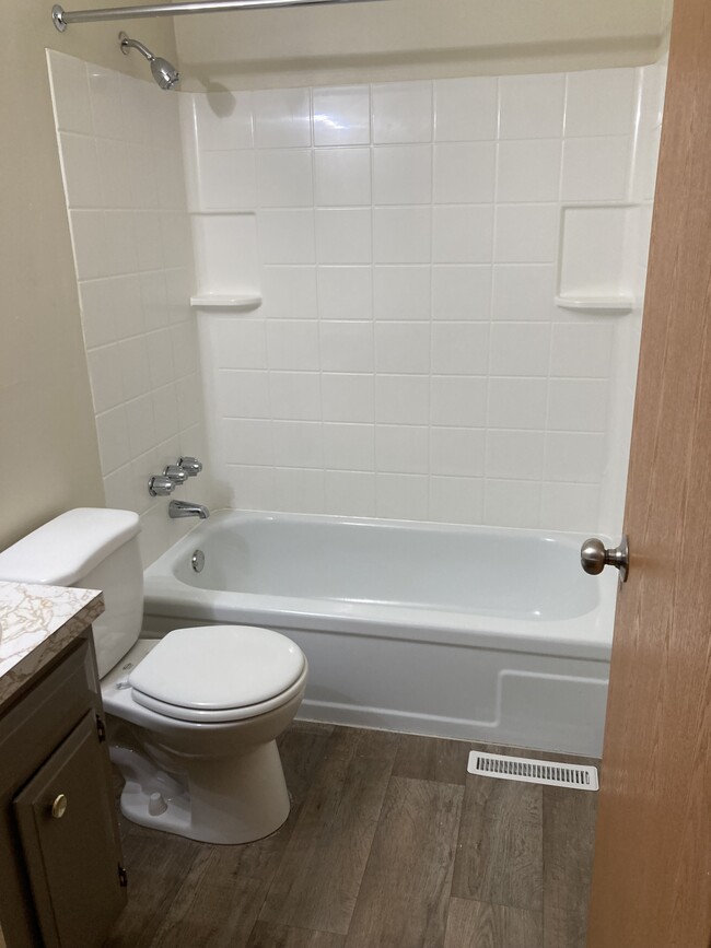 Village Apartments of Massillon in Massillon, OH - Building Photo - Building Photo
