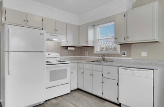 207 Gertrude Ter in Dunellen, NJ - Building Photo - Building Photo