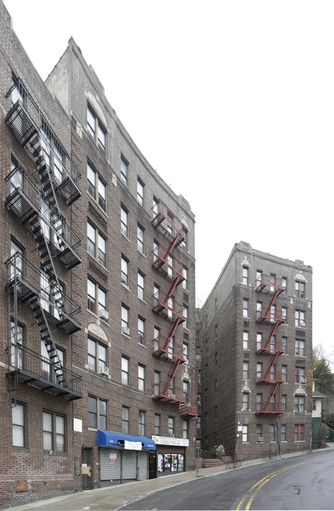 135 W 238th St in Bronx, NY - Foto de edificio