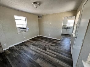 1113 Aztec Rd NW in Albuquerque, NM - Building Photo - Building Photo