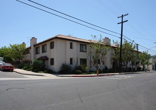 Casita La Mesa in La Mesa, CA - Foto de edificio - Building Photo