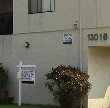 13016 Roselle Apartments in Hawthorne, CA - Building Photo - Other