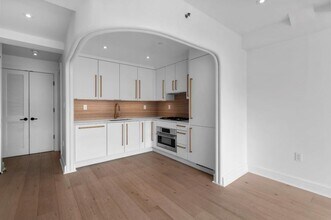 533 E 12th St in New York, NY - Building Photo - Building Photo