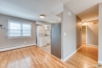 66 Beths Ave in Bristol, CT - Building Photo - Building Photo