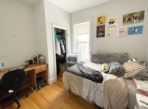 15 Burney St, Unit 32D in Boston, MA - Building Photo - Building Photo