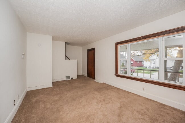 4631 Blythin Rd in Garfield Heights, OH - Building Photo - Building Photo