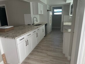 7280 60th Ave N in St. Petersburg, FL - Building Photo - Building Photo