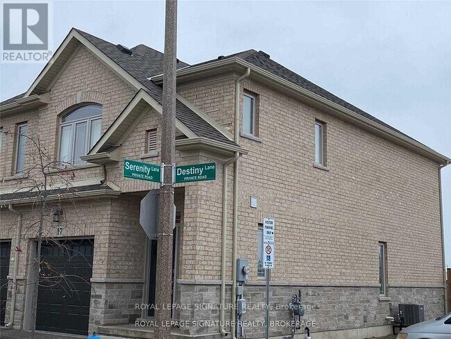 17 Destiny Ln in Hamilton, ON - Building Photo - Building Photo